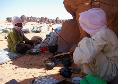algerie-essendilene-tadrart-repas-800
